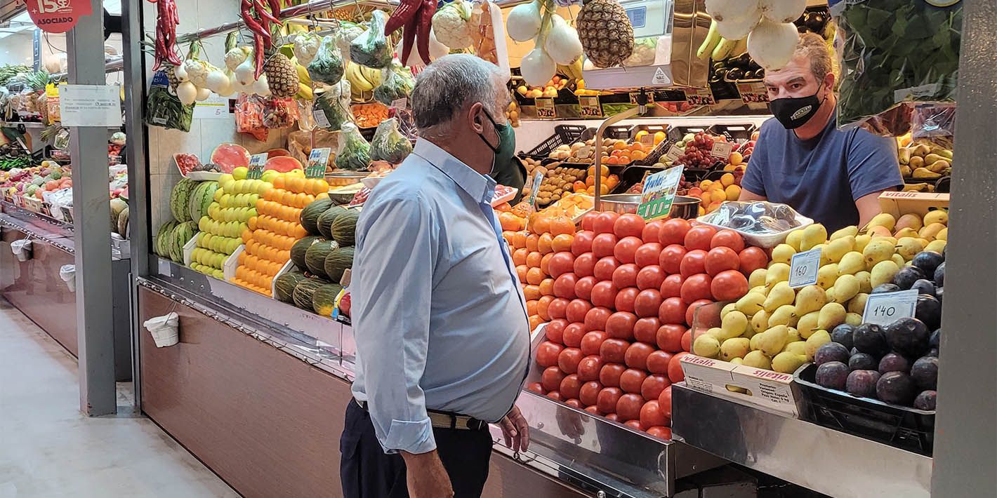 La Concejal A De Mercados Comercio Y Consumo Refuerza Con Ocho