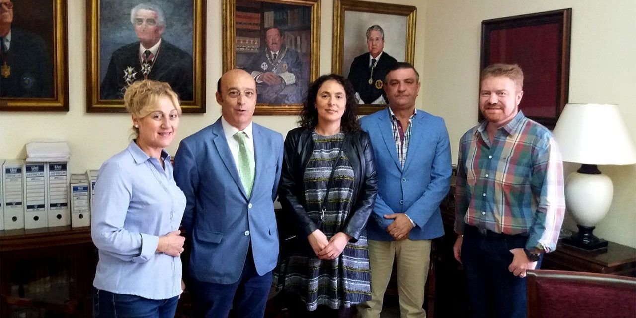 El Colegio de Abogados de Jaén y Familiaacoge firman un convenio para ofrecer asesoramiento legal sobre acogimiento familiar