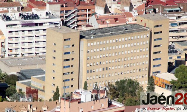 Afectadas por inhalación de humo dos mujeres en el incendio de un solar en Jaén