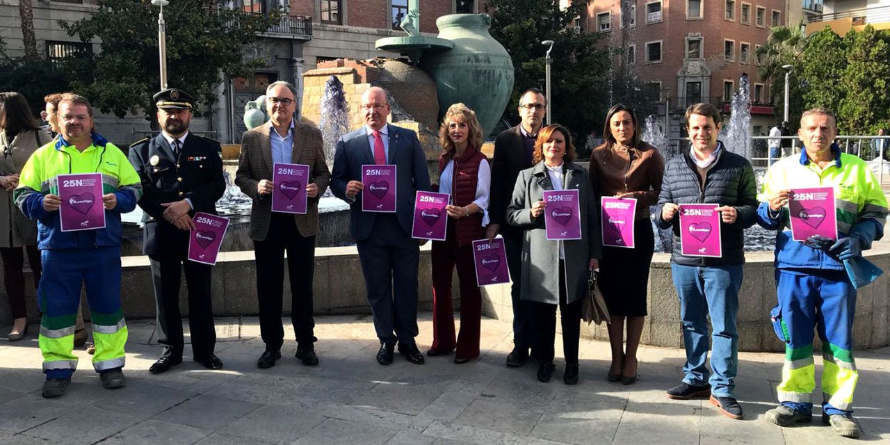 El alcalde preside los actos municipales con motivo del Día Internacional contra la Violencia hacia las Mujeres