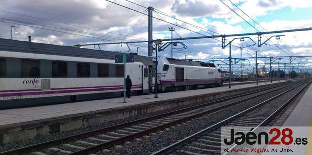 La Junta insta al Ayuntamiento a pedir al Estado la conexión ferroviaria con Granada “porque es de su competencia”