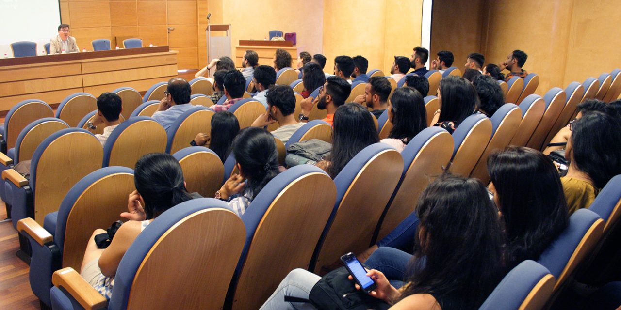 90 estudiantes de India participan en un curso de formación sobre administración de empresas, gestión internacional y marketing digital de la UJA