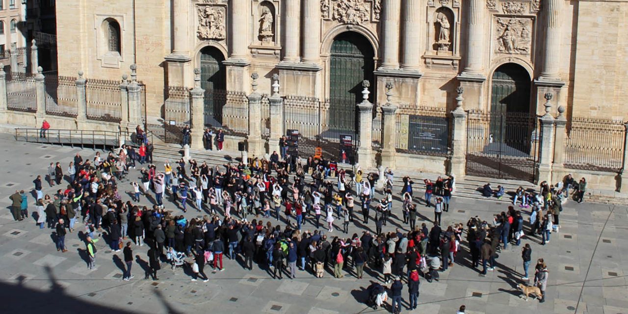 Un gran ‘flashmob’ flamenco en la Plaza de Santa María