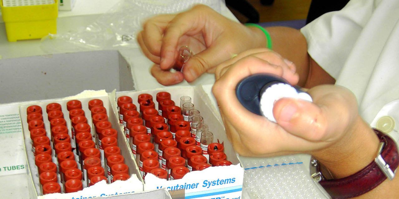 CRISIS CORONAVIRUS | La nueva prueba de coronavirus en Jaén ya permite recoger la muestra sin necesidad de bajarse del coche