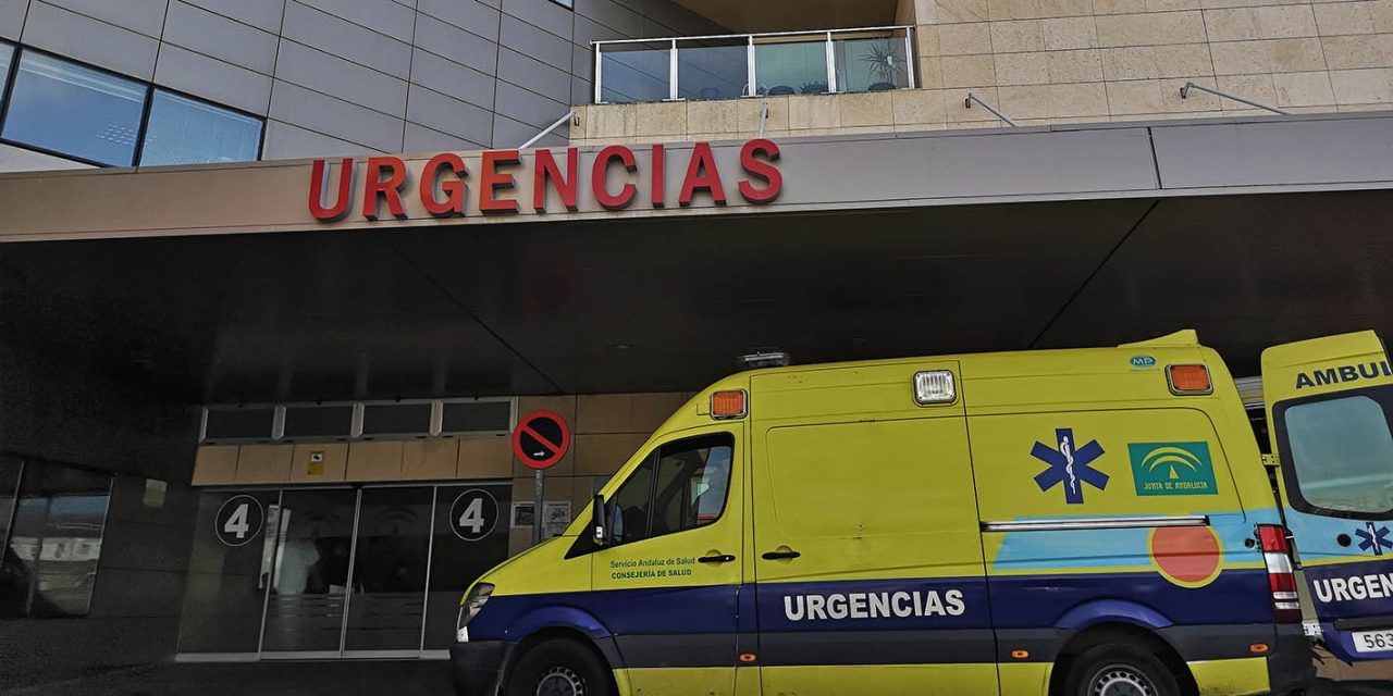 El Hospital de Jaén instala nuevas puertas automatizadas como medida frente al Covid-19