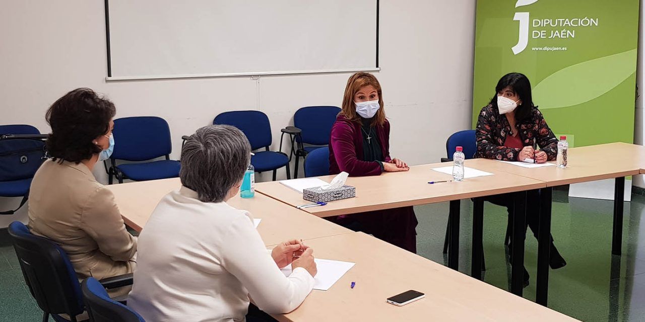 La diputada de Igualdad y Bienestar Social ensalza el trabajo realizado por los profesionales del CPD durante la pandemia