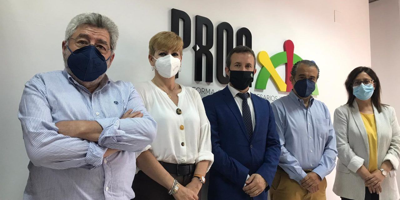 El alcalde insiste ante los empresarios de PROA en que fijar una fecha para firmar el convenio del tranvía despeja la incertidumbre sobre su puesta en marcha