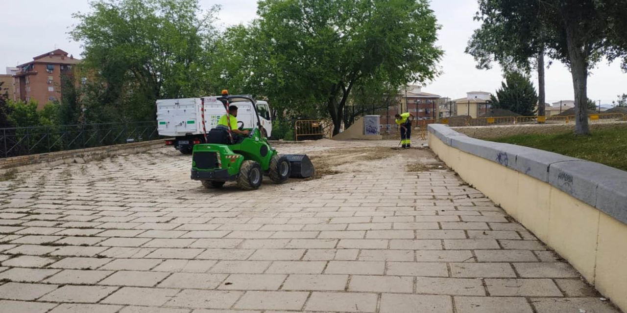 El Ayuntamiento avanza en la adecuación del entorno del parque de las Madres de Mayo y el parque canino de El Valle