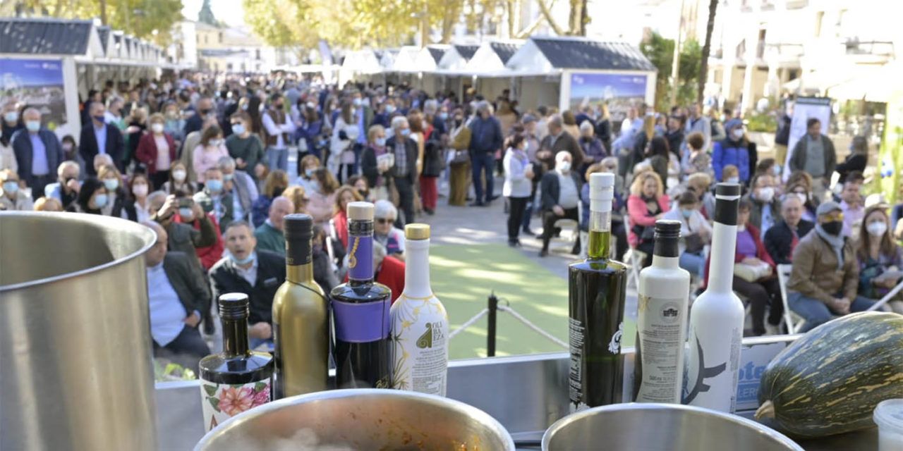 Miles de visitantes refrendan con su asistencia el éxito de la 8ª Fiesta del Primer Aceite de Jaén celebrada en Baeza