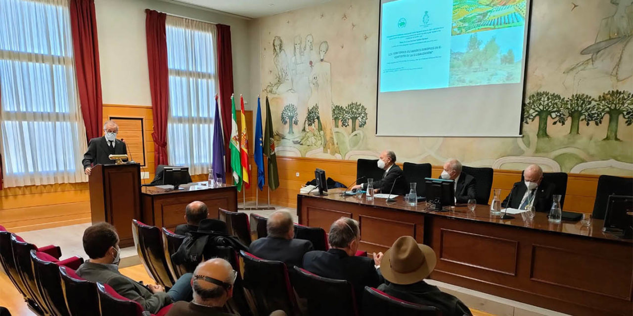 El catedrático de la Universidad de Jaén José Domingo Sánchez ingresa en la Academia Andaluza de Ciencias Regionales