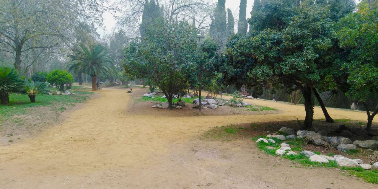 El Ayuntamiento abrirá la próxima semana un área canina en el Parque José Morales Robles, ultima el césped en el parque canino de El Valle y suma tres infraestructuras de este tipo