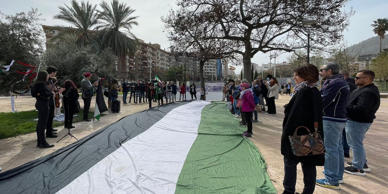 Jaén recuerda con una placa el Día de la Tierra Palestina en Parque Bulevar