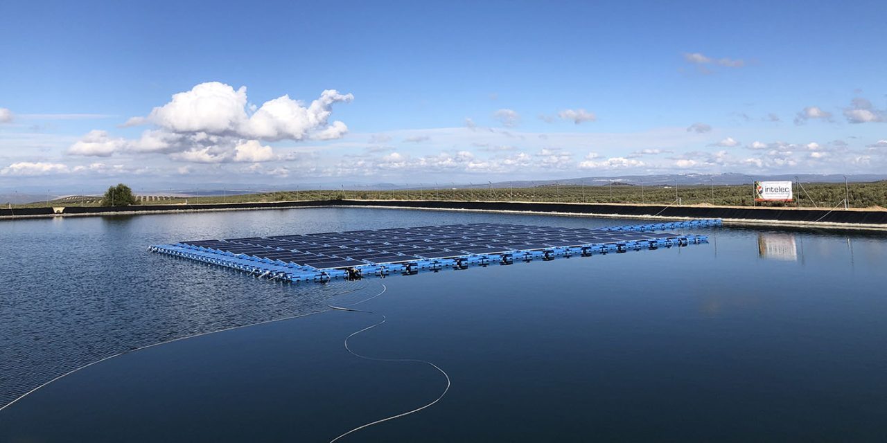 La UJA colabora con la empresa Intelec en un proyecto de investigación sobre sistemas fotovoltaicos flotantes en balsas de riego