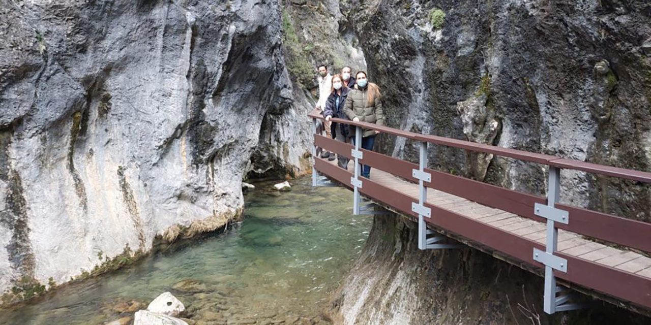 Desarrollo Sostenible hace más atractivo y seguro el sendero que recorre el Río Borosa