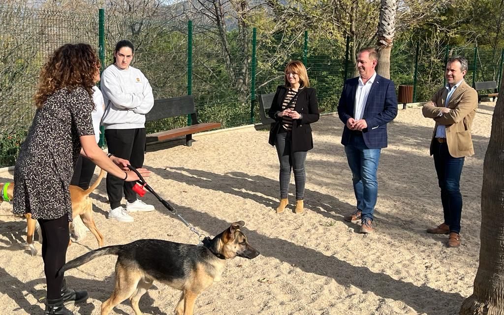 El Ayuntamiento pone en servicio el parque canino del Seminario, el sexto de este mandato, con una superficie total de 13.000 metros cuadrados en distintos emplazamientos de toda la ciudad