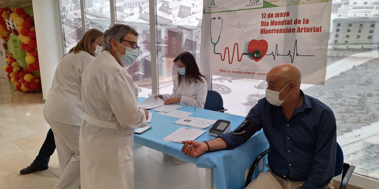 El Hospital Universitario de Jaén se suma al Día Mundial de la Hipertensión Arterial