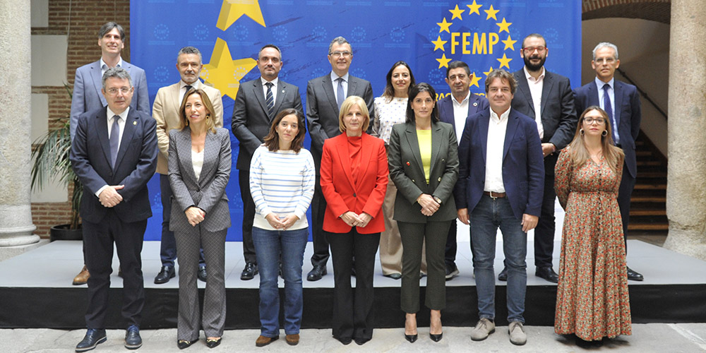 El presidente de la Diputación participa en la celebración de la junta de gobierno de la FEMP