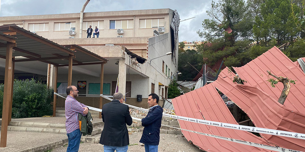 Educación articula la reubicación y vuelta a las clases presenciales en el IES Fuente de la Peña