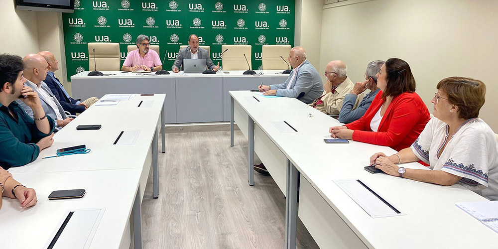 Reunión del Rector con la Plataforma en Defensa de la Universidad de Jaén