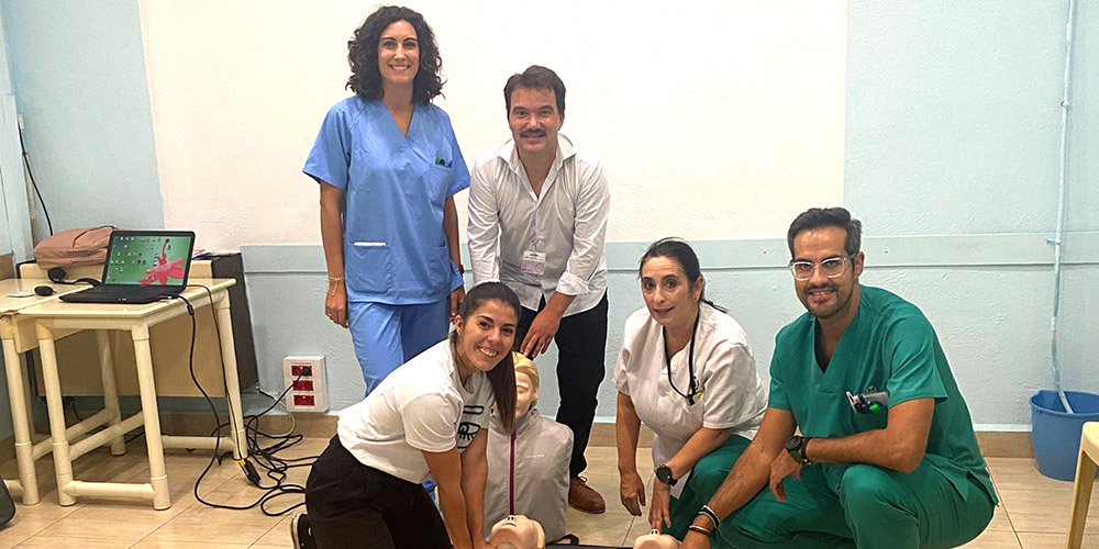 Profesorado de Enfermería de la UJA imparte un taller de primeros auxilios, soporte vital básico y prevención de ITS en el Centro Penitenciario de Jaén