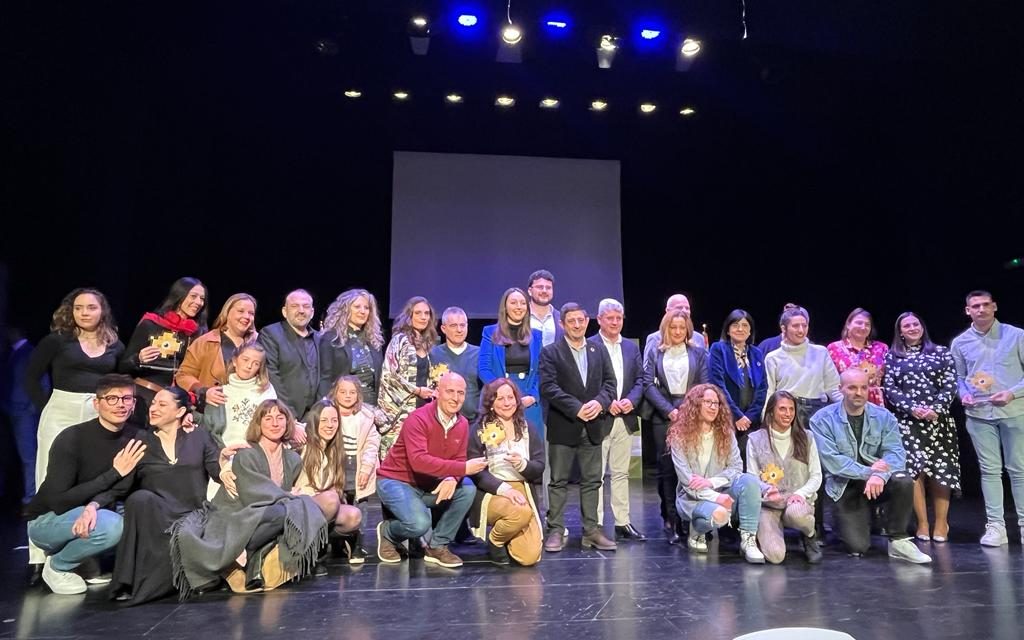 La Diputación reconoce la labor de once jóvenes y entidades jiennenses en los I Premios Jaenícolas