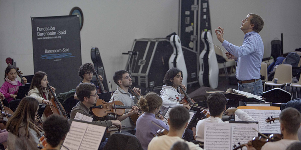 Vasily Petrenko dirigirá la Orquesta Fundación Barenboim-Said en el Teatro Infanta Leonor