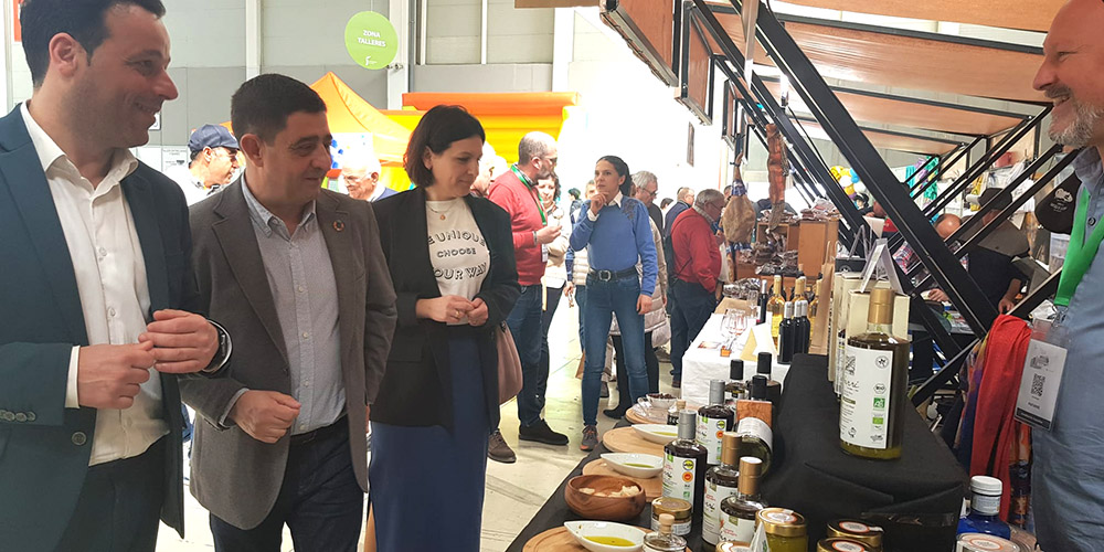 Masiva afluencia de visitantes en la primera jornada de la Feria de los Pueblos