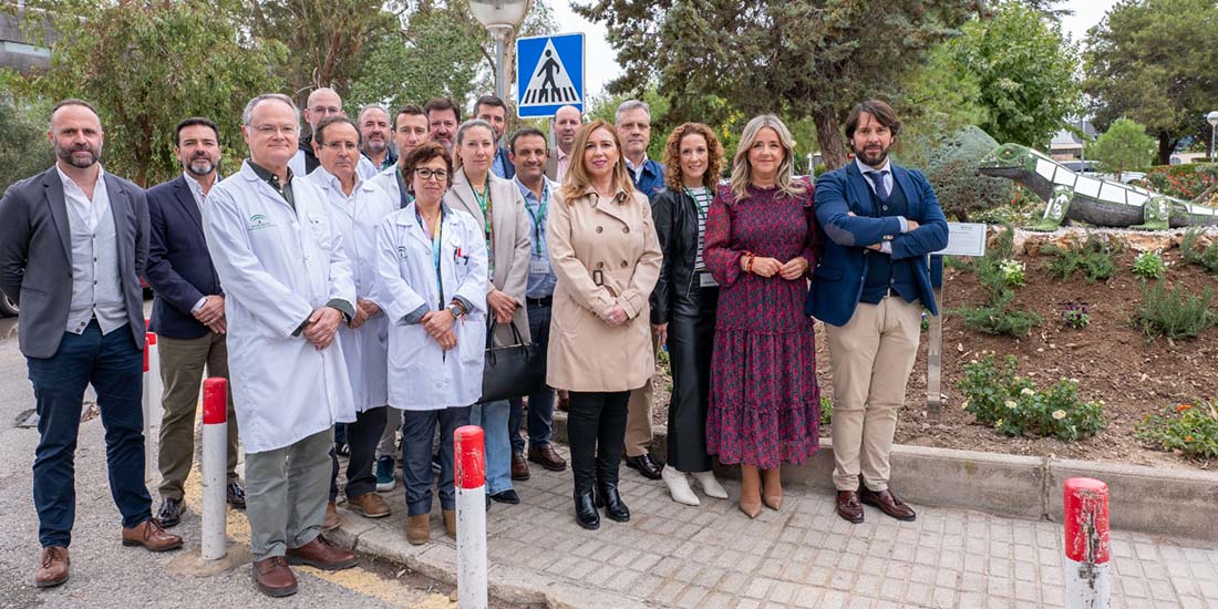 El Hospital Neurotraumatológico estrena una escultura con motivo de su 50 aniversario